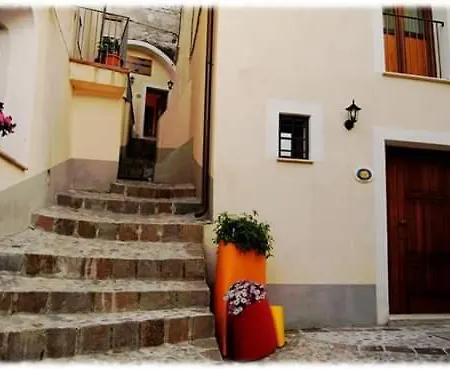 Della Gioventu San Giacomo Hostal