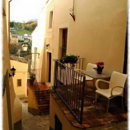 Della Gioventu San Giacomo Hostal *